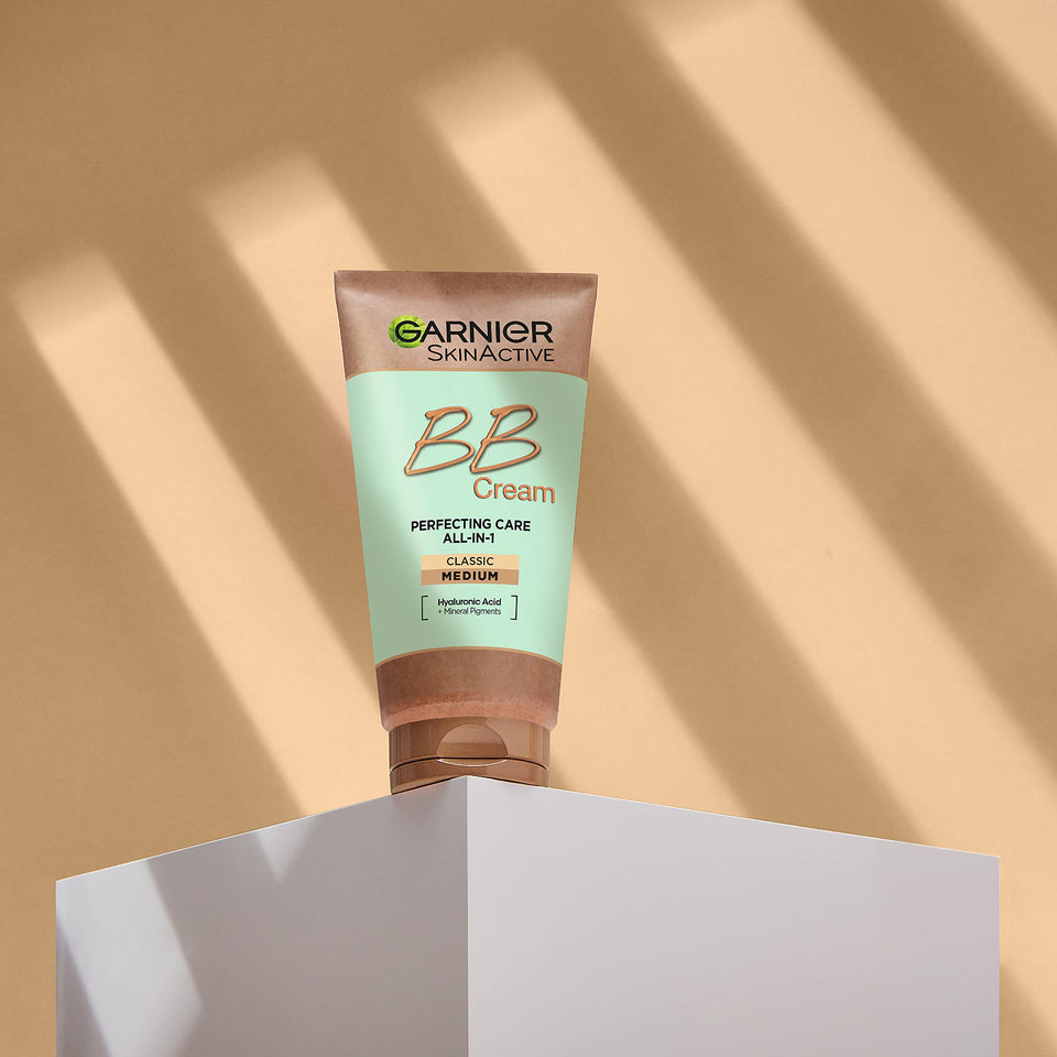 Garnier SkinActive Classic Perfecting All-in-1 BB Cream, Shade Classic Light, Tinted Moisturiser SPF 15, Brightens and Evens Skin, With Hyaluronic Acid Aloe & Mineral Pigments